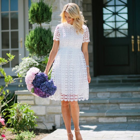 Feminine Lace Dress - Picture 4 of 6